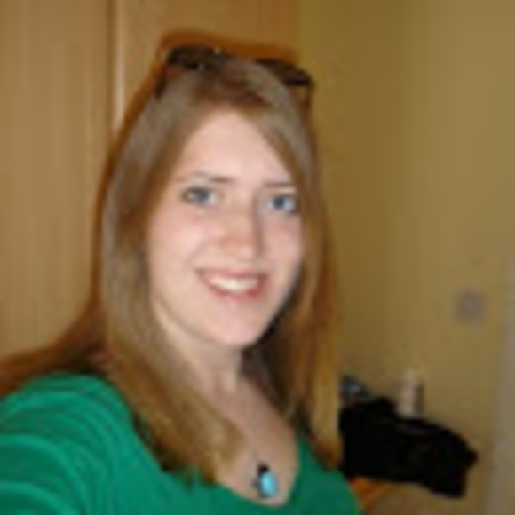 Profile Picture of Sam Wilt (@samibeana) on Poshmark