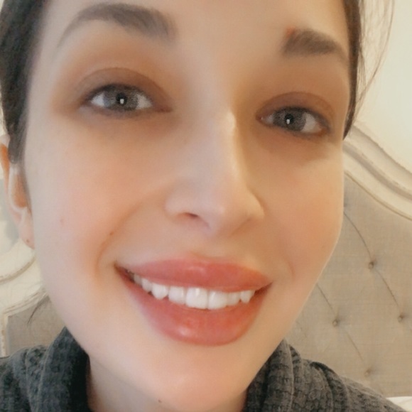 Profile Picture of Taylor Danna (@taylordanna) on Poshmark