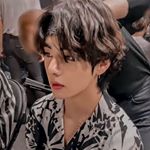 Profile Picture of ЌĮM ŘẸÃM (@a.r.m.y._tae_) on Instagram