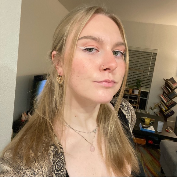 Profile Picture of Sara Capano (@scapano) on Poshmark