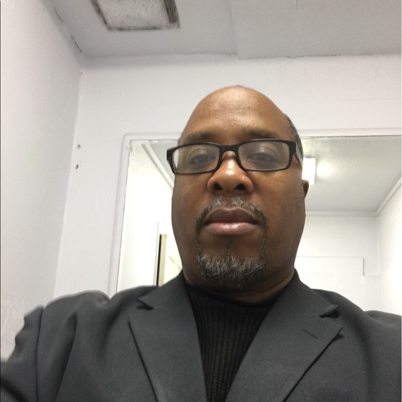 Profile Picture of Ronald Bannister (@jetlee47) on Poshmark