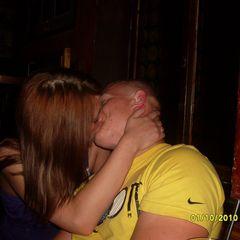 Profile Picture of Robert (@roberthollaholla) on Tiktok