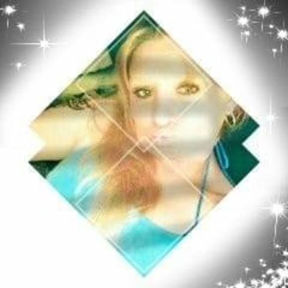 Profile Picture of Candice Prentice-gibson (@candy090203) on Poshmark