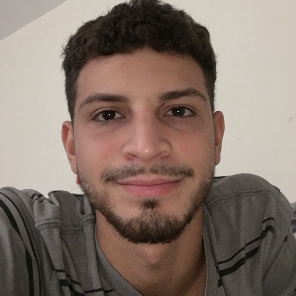 Profile Picture of Travis Hernandez (@travis12jh) on Poshmark