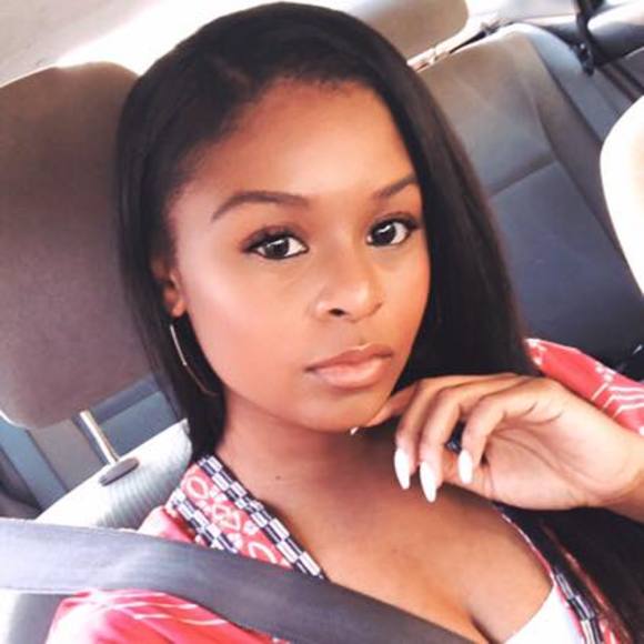 Profile Picture of Dolly Mitchell (@dm520) on Poshmark