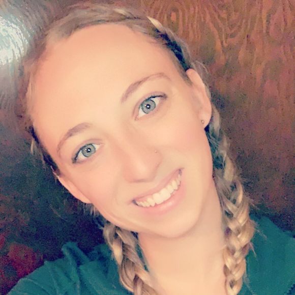 Profile Picture of Casey Cyr (@caseycyr) on Poshmark