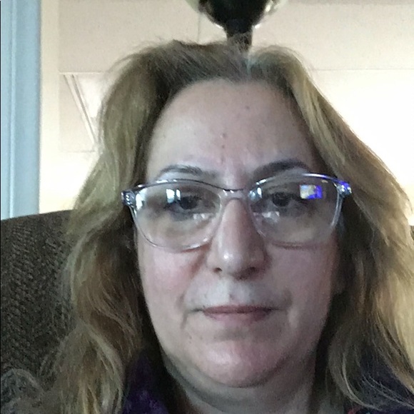 Profile Picture of Farah Rizk (@farahrizk) on Poshmark