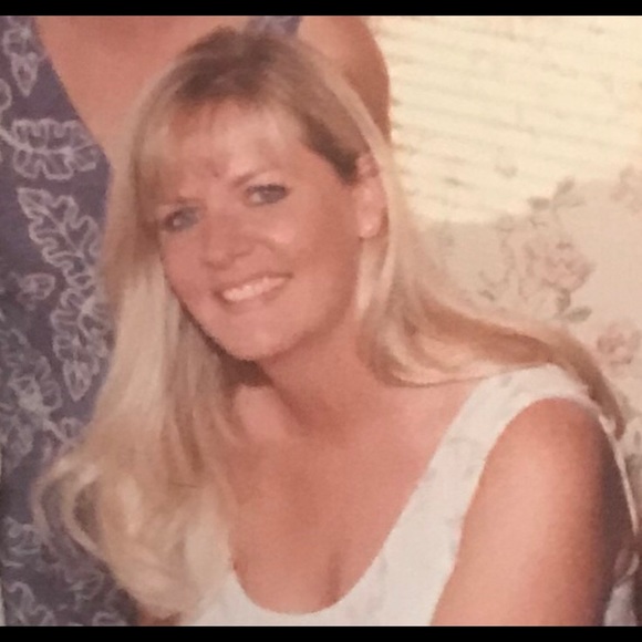 Profile Picture of Janet Barron (@janetbarron80) on Poshmark