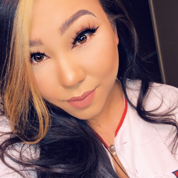 Profile Picture of Chantille Hiromoto (@xotilly) on Poshmark