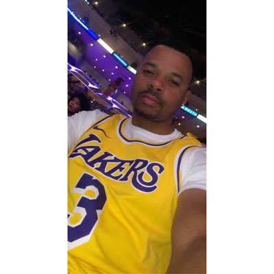 Profile Picture of Chris M.🤴🏻 (@Evry1Hate_Chris) on Twitter