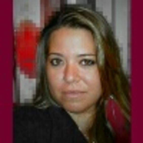 Profile Picture of Danielle Elsey (@xoxdandyxox) on Poshmark