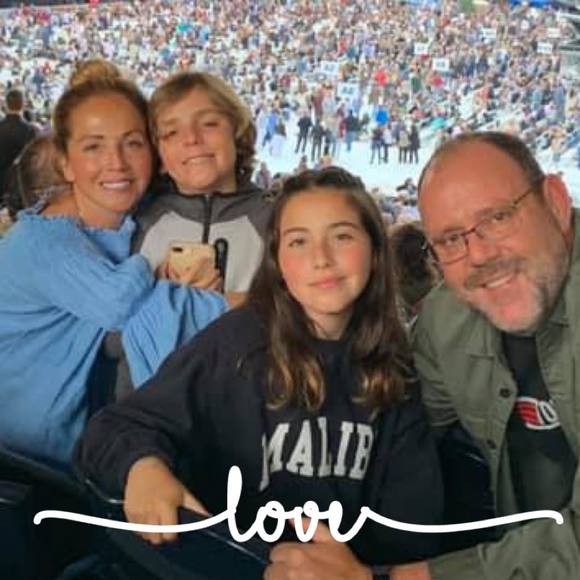 Profile Picture of Yesmin Seligson (@yazfarah) on Poshmark