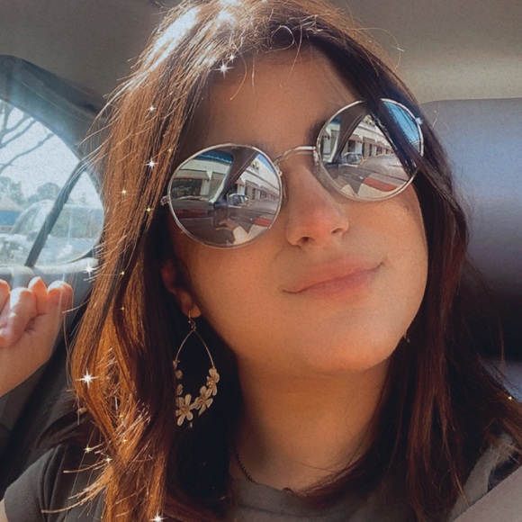 Profile Picture of Sonia Rincon (@soniarincon) on Poshmark