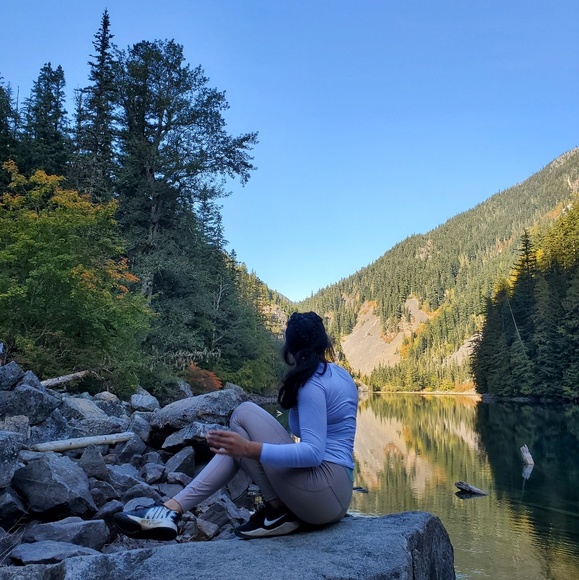 Profile Picture of Batul Adamjee (@batuladamjee) on Poshmark