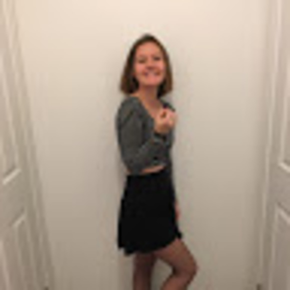 Profile Picture of Melissa Hannus (@melissahannus) on Poshmark
