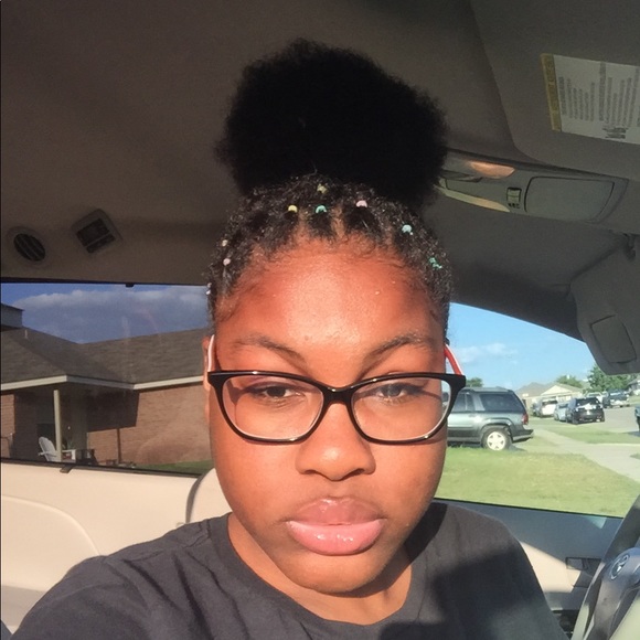 Profile Picture of Khalila Edwards (@lilafromdafl) on Poshmark