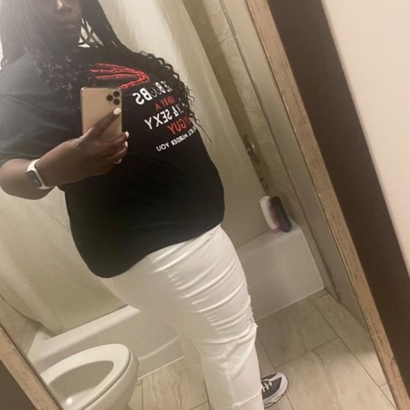 Profile Picture of Darrellynn Washington (@darrellynnw) on Poshmark