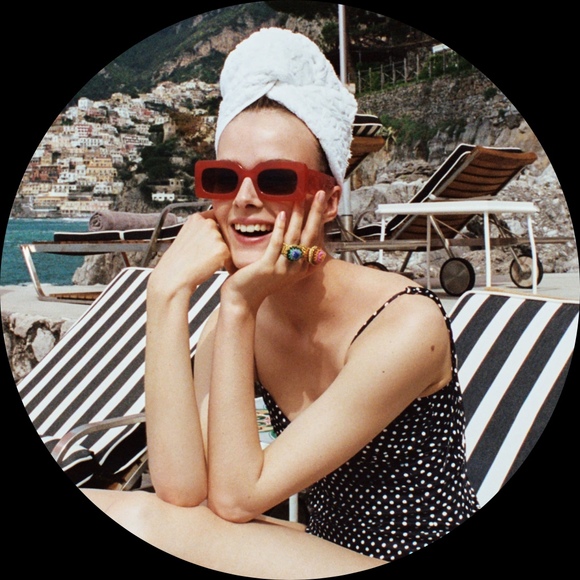 Profile Picture of Sura Khudairi (@surakhudairi) on Poshmark