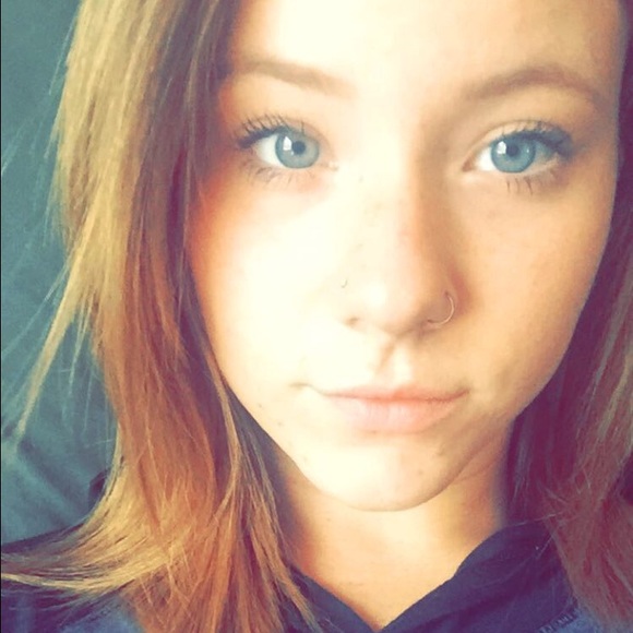 Profile Picture of Alyssa Ruby (@alyssaruby) on Poshmark