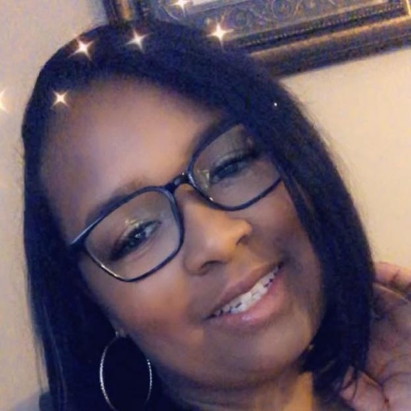 Profile Picture of Tonya Melson (@tonya902) on Poshmark