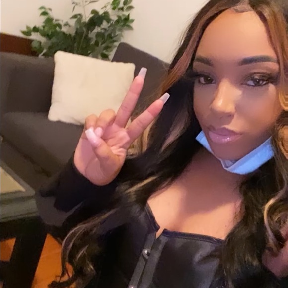 Profile Picture of Jennifer Reliford (@jreliford0422) on Poshmark