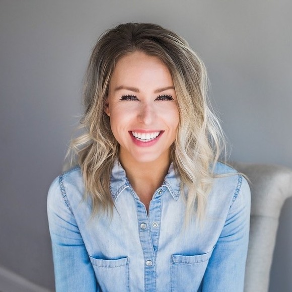 Profile Picture of Bailey n. Lippeth (@blippeth) on Poshmark