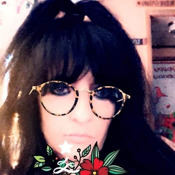 Profile Picture of Vincenza Fiscelli (@462549grl) on Poshmark