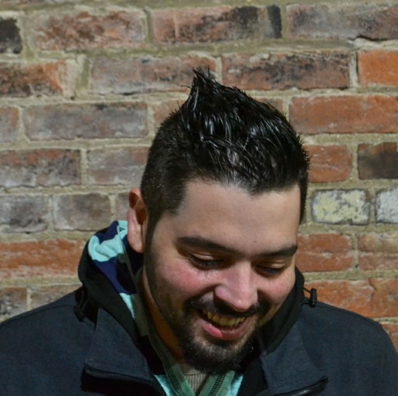 Profile Picture of Eric Almeida (@the3rc) on Poshmark
