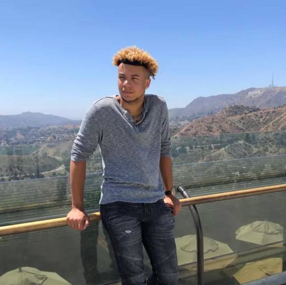 Bryson Phillips - Poshmark Profile Picture of Bryson Phillips (@bphill3) on Poshmark