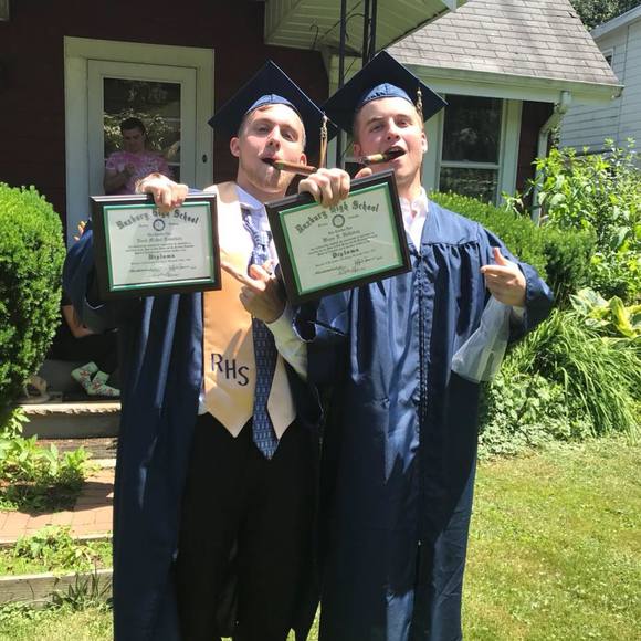 Derek Robertiello - Poshmark Profile Picture of Derek Robertiello (@drobertiello) on Poshmark