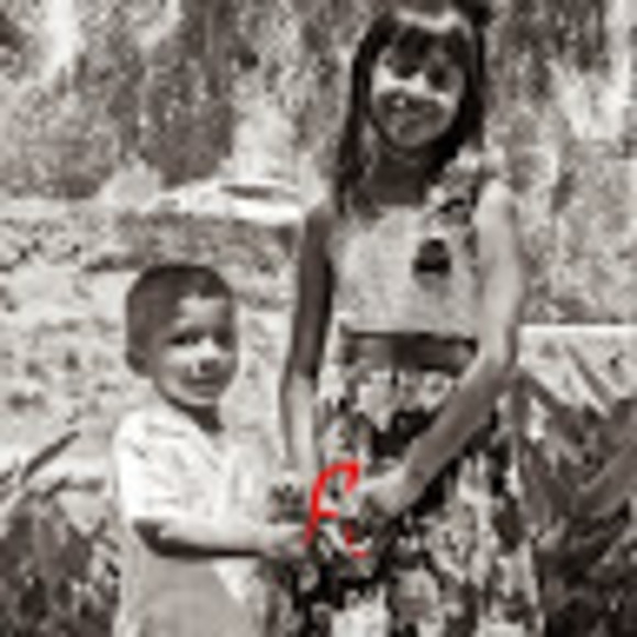 Profile Picture of Danielle Valdez (@daniellevald445) on Poshmark