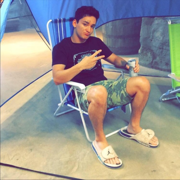 Profile Picture of Josh Renning (@joshrenn2) on Poshmark