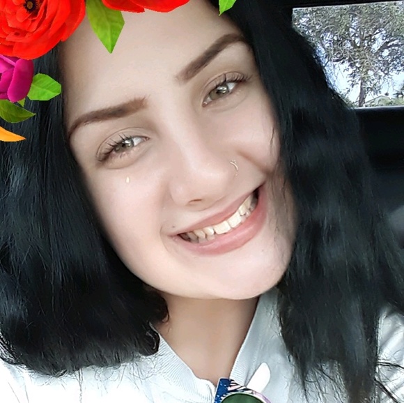 Profile Picture of Jennifer Cassatt (@jcassatt1) on Poshmark