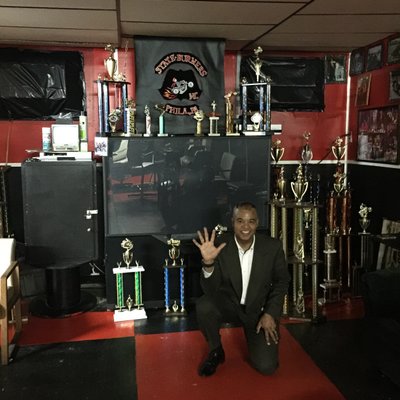 Profile Picture of Floyd Freeman The Artist (@FloydFreeman2) on Twitter