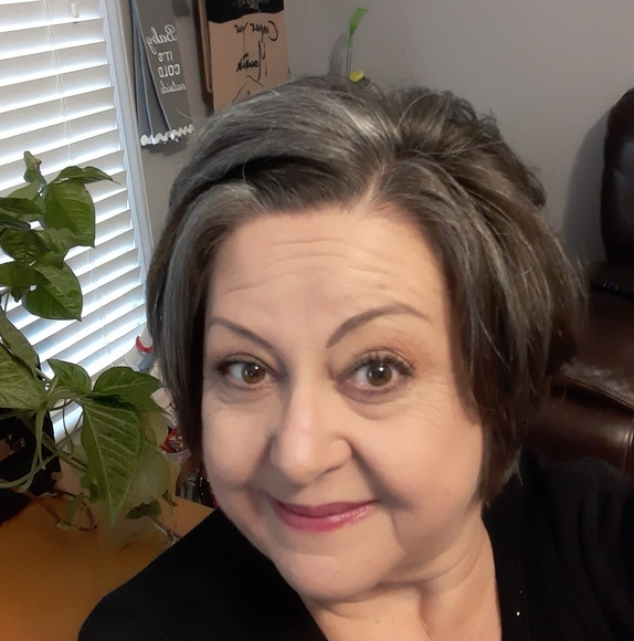 Profile Picture of Lonnessa Owensby (@lonnessa9) on Poshmark