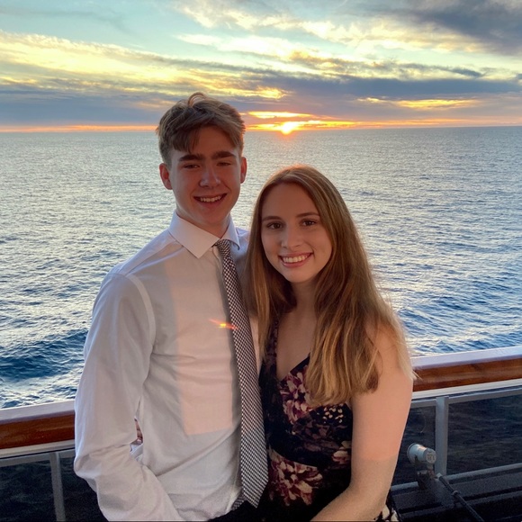 Profile Picture of Ashley Pineault (@ashleypeanut) on Poshmark