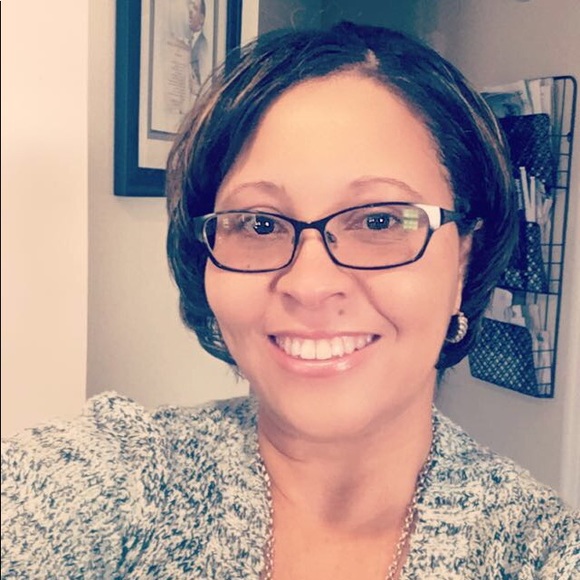 Profile Picture of Denise Blevins (@denise273) on Poshmark