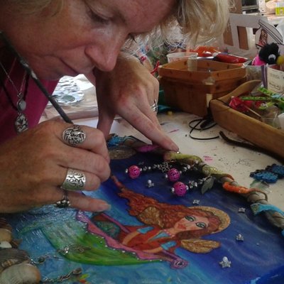 Profile Picture of Darlene Wolfe (@DarleneWolfe) on Twitter