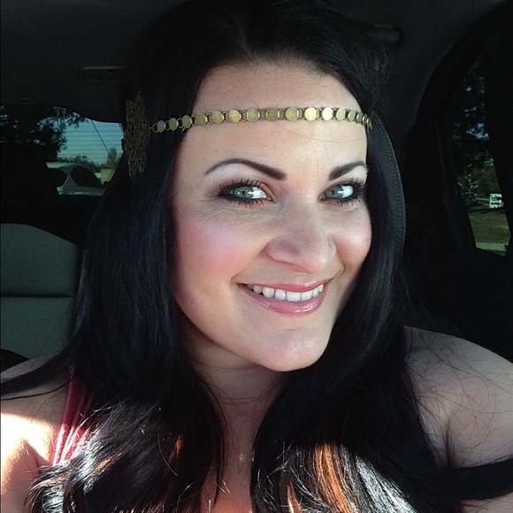 Profile Picture of Kelli Pacheco (@greeneyedgal209) on Poshmark