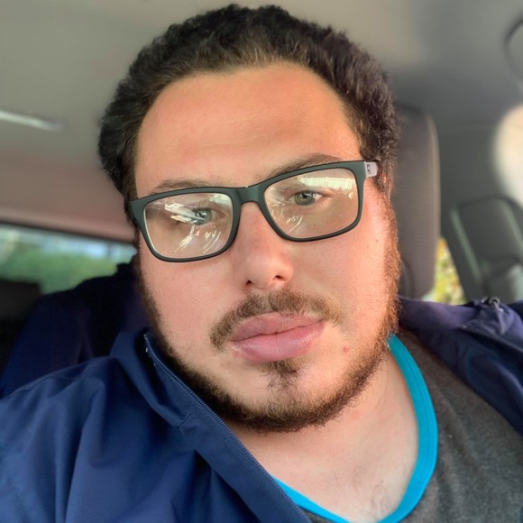 Profile Picture of Alex Gannon (@ajgannon) on Poshmark