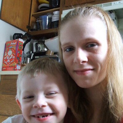 Profile Picture of Amber Swenson (@amber14876) on Twitter