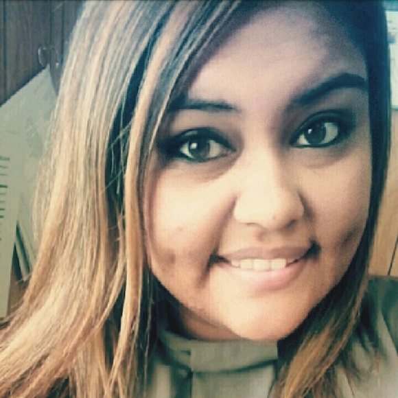 Profile Picture of Jessica Baldivia (@jessica2609) on Poshmark