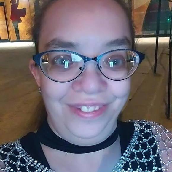 Profile Picture of Melissa Guthrie (@mgcreations) on Poshmark