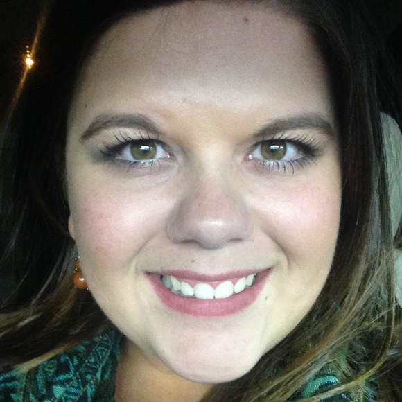 Profile Picture of Adison Swiggart (@adisonlyn) on Poshmark