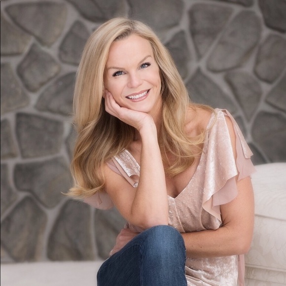 Profile Picture of Stacy Benetti (@stacylben) on Poshmark