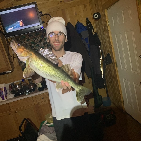 Profile Picture of Zach Schaefer (@zachs199) on Poshmark