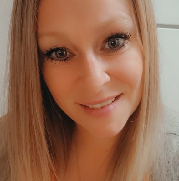 Profile Picture of Cassandra Whitney (@angelbabi24) on Poshmark