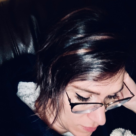 Profile Picture of Marissa Popour (@marissapopour) on Poshmark