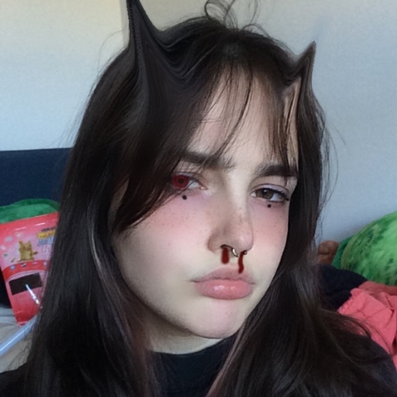 Profile Picture of Evie Chivers (@deathbyrebel) on Poshmark