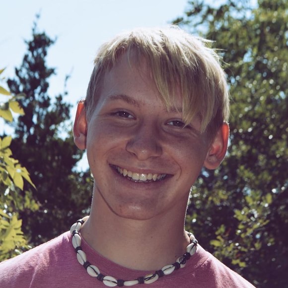 Profile Picture of Alex Tryon (@alextryon09) on Poshmark